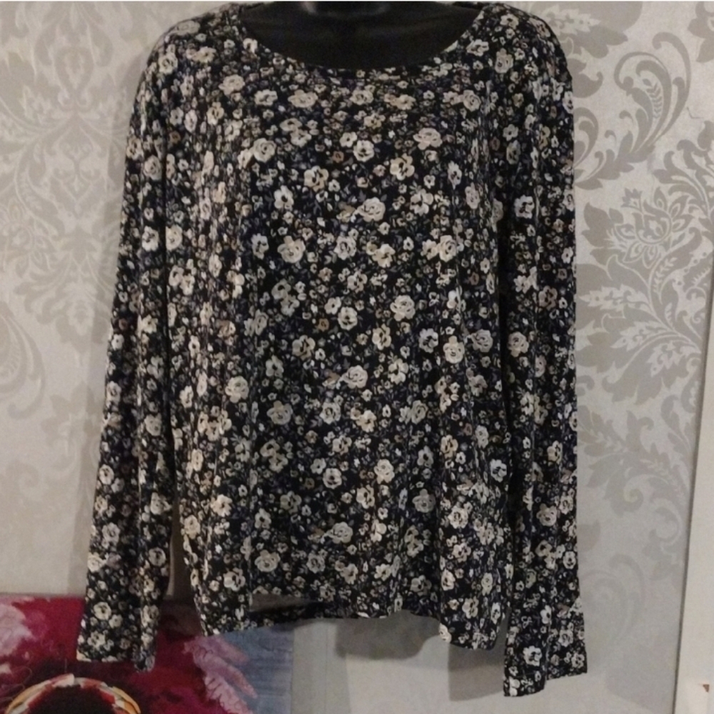 White Stag Black and Cream Floral Top